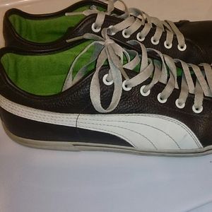 Size 10 men's Pumas